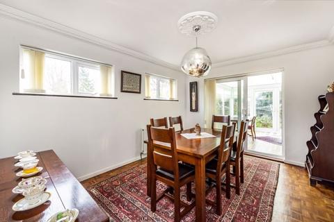 13 Brache Close, Redbourn, St Albans, AL3 7HX