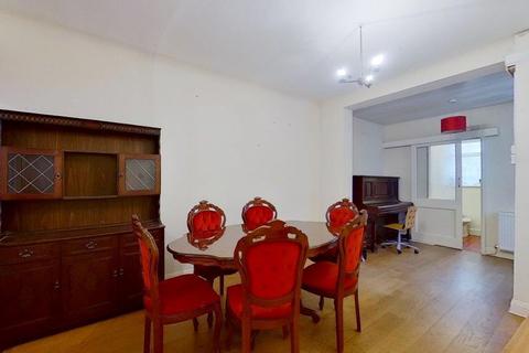 24 Lower Downs Road, London, SW20 8QG