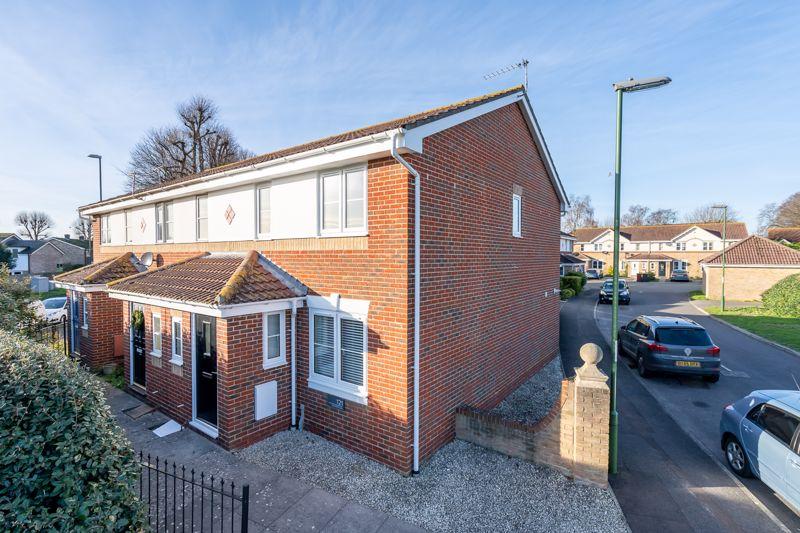 Spitalfield Lane, Chichester 3 bed end of terrace house £299,950