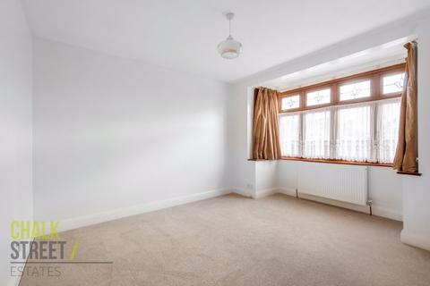 16 Victor Gardens, Hornchurch, RM12 4JB
