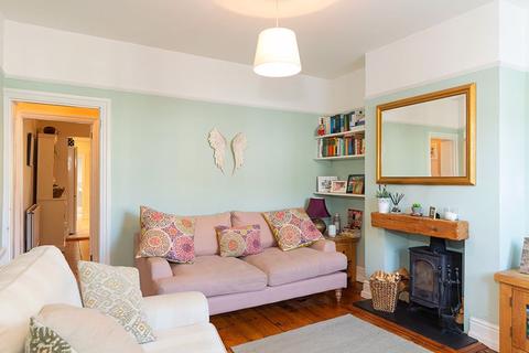 68 Angel Road, Thames Ditton, KT7 0AZ