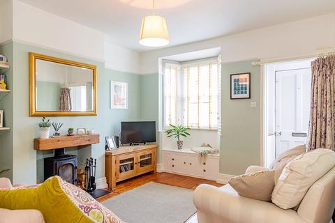 68 Angel Road, Thames Ditton, KT7 0AZ