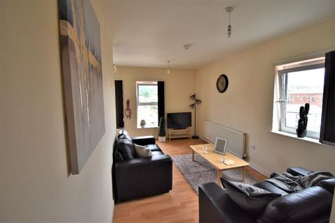 3 bedroom flat to rent, Broom Street