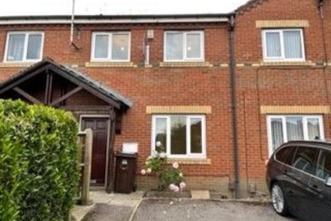 4 bedroom terraced house to rent, Broomspring Close