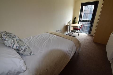 3 bedroom apartment to rent, Devonshire Point