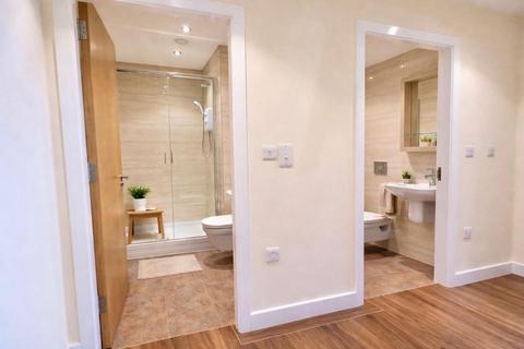 3 bedroom apartment to rent, Devonshire Point