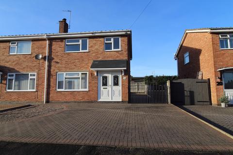 3 bedroom semi-detached house to rent, Windsor Road, Swadlincote