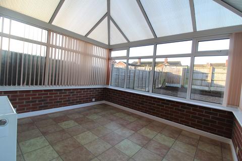 3 bedroom semi-detached house to rent, Windsor Road, Swadlincote