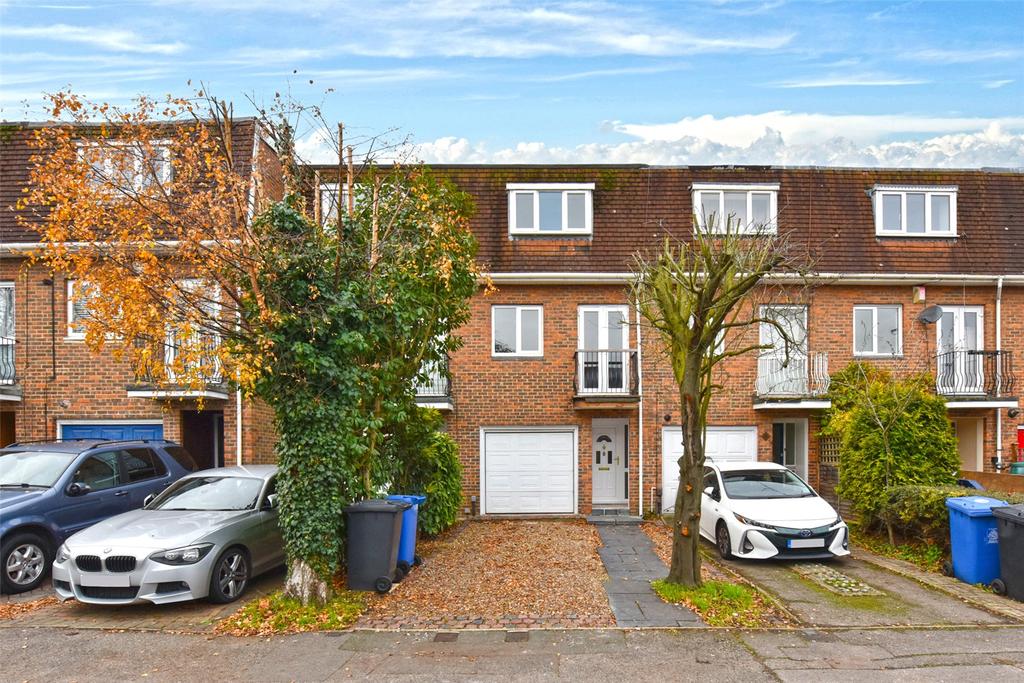 Fotherby Court, Maidenhead, Berkshire, SL6 3 bed terraced house £