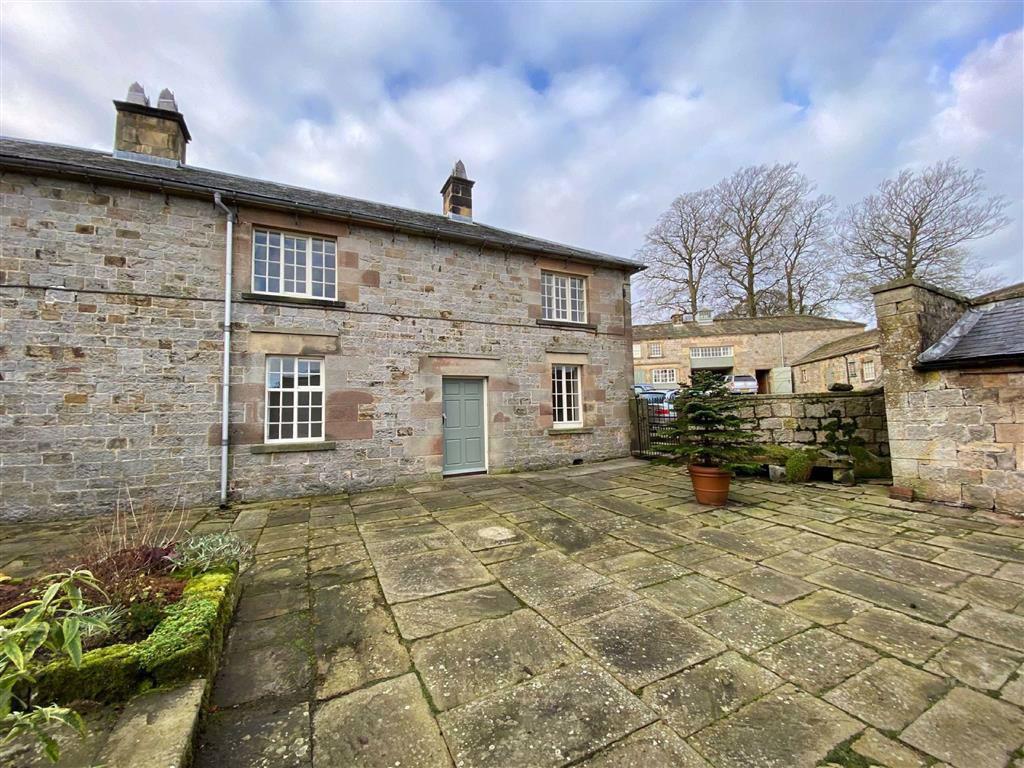 East Wing, Warslow Hall, Warslow... 2 bed semidetached house £500 pcm (£115 pw)