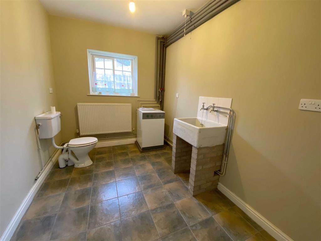 WC / Laundry Room