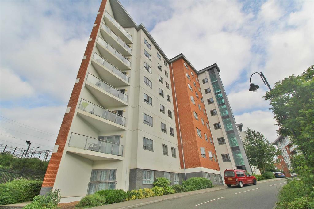 Hamilton House, Wolverton Park Road Wolverton, Milton Keynes 2 bed