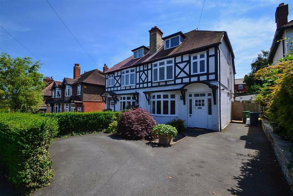 Woodfield Road, Shrewsbury 5 bed semidetached house £1,250 pcm (£288 pw)