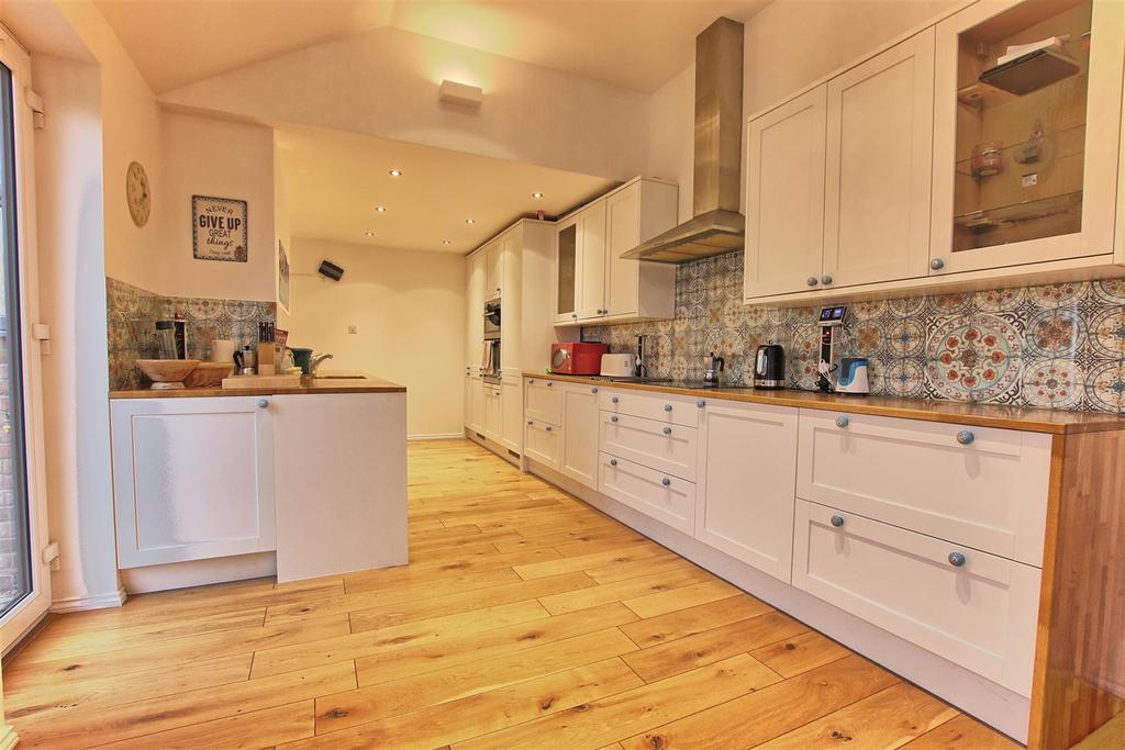 Jenyns Close, Bottisham, Cambridge 3 bed semidetached bungalow £350,000