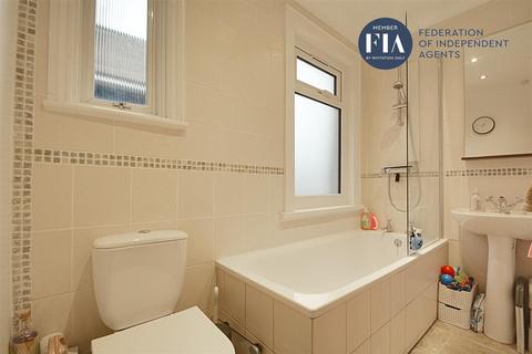 86a Darwin Road, London, W5 4BH