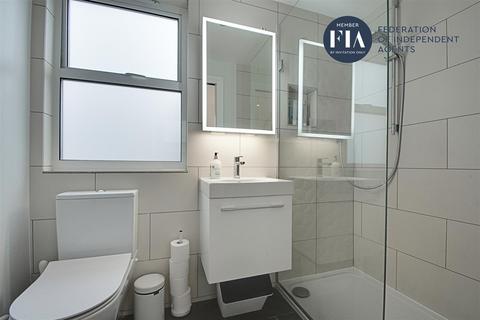 86a Darwin Road, London, W5 4BH