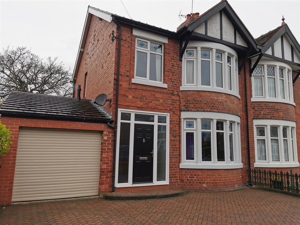Kingsway, Crewe 3 bed house £750 pcm (£173 pw)