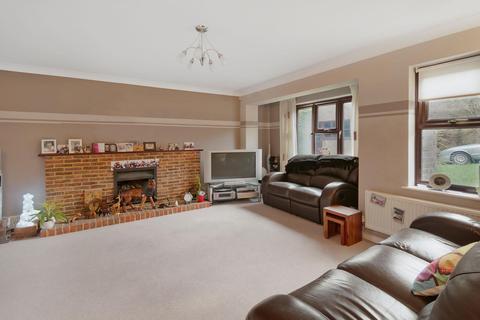 2 Everglade Close, Hartley, Longfield, DA3 7EZ