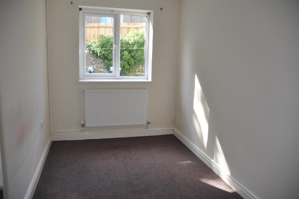 Kingsland Road, Holyhead 2 bed flat £450 pcm (£104 pw)
