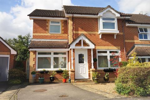 34 Wagtail Close, Horsham, RH12 5HL