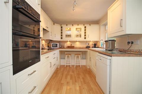 34 Wagtail Close, Horsham, RH12 5HL