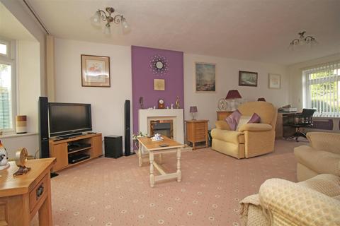 34 Wagtail Close, Horsham, RH12 5HL