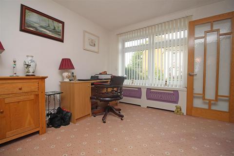 34 Wagtail Close, Horsham, RH12 5HL