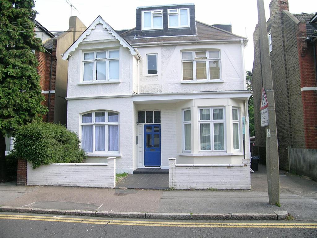 King Charles Road, Surbiton 1 bed flat £950 pcm (£219 pw)