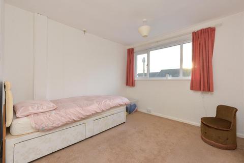 37 Maxholm Road, Sutton Coldfield, B74 3SX