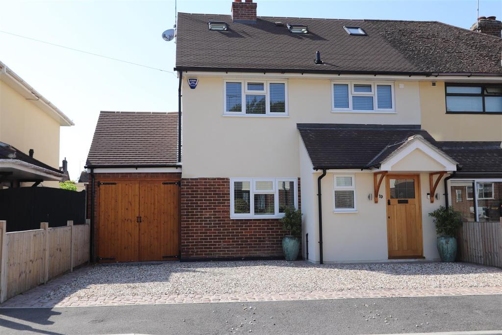 Abbots Close, Shenfield, Brentwood 4 bed semidetached house £825,000