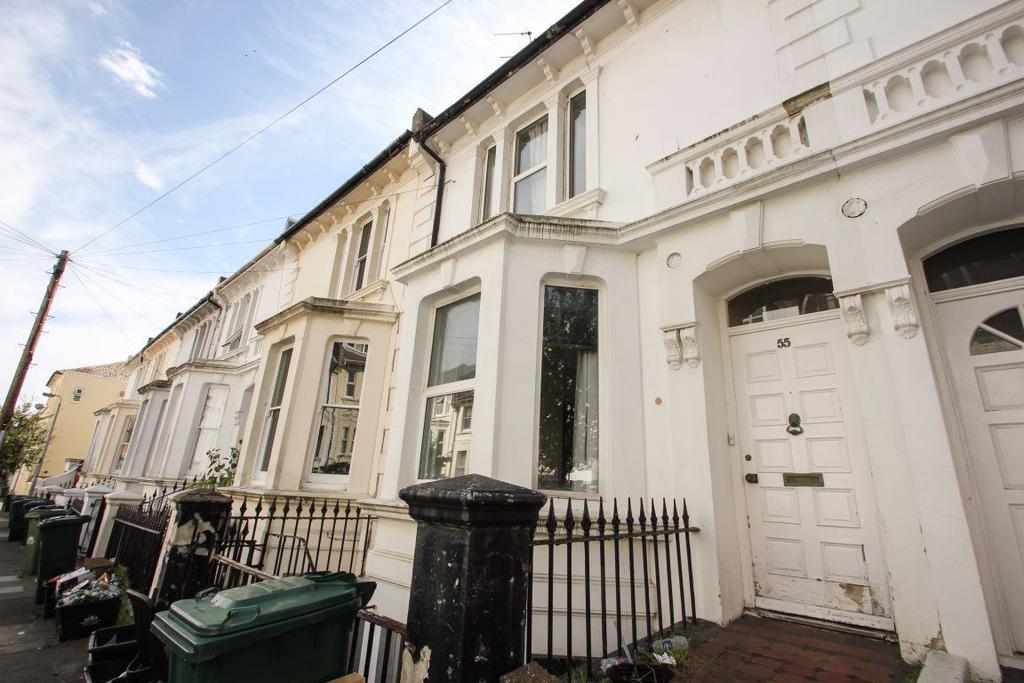 Warleigh Road, Brighton 7 bed house £4,074 pcm (£940 pw)