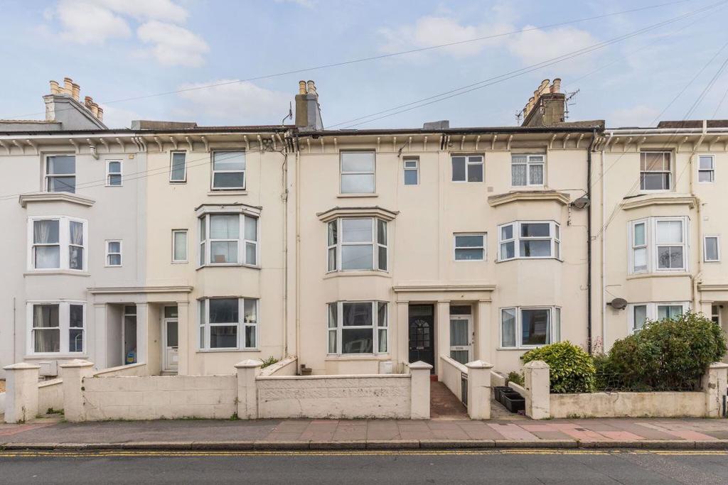 Upper Lewes Road, Brighton 6 bed house £3,798 pcm (£876 pw)