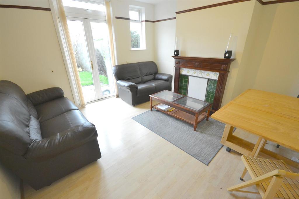 Heather Road, Leicester 3 bed semidetached house £210,000