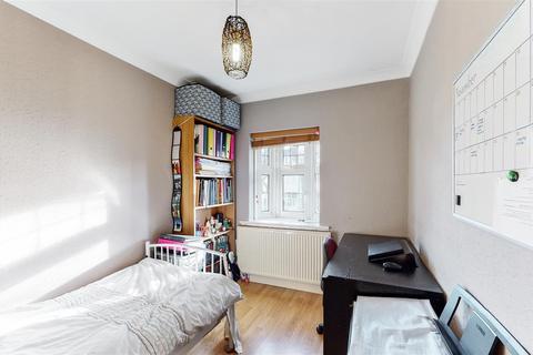 56 Abbotts Drive, Wembley, HA0 3SD