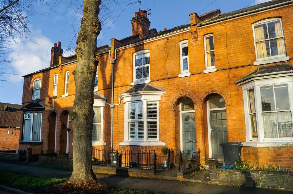 Lime Avenue, Leamington Spa 3 bed terraced house £325,000
