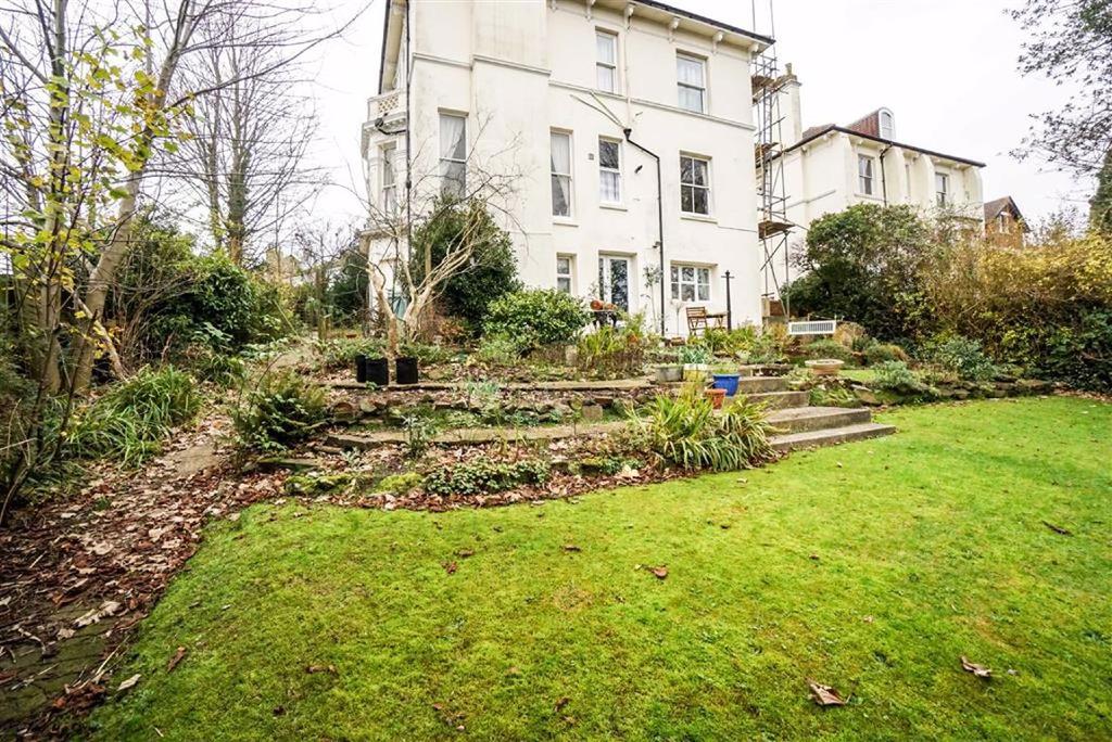 Laton Road, Hastings, East Sussex 2 bed flat £215,000