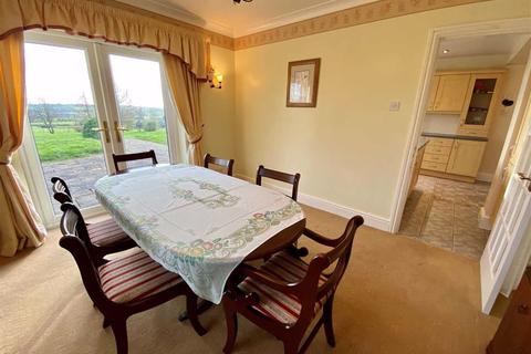 Overton House Fole Lane, Fole, Uttoxeter, ST14 5EE