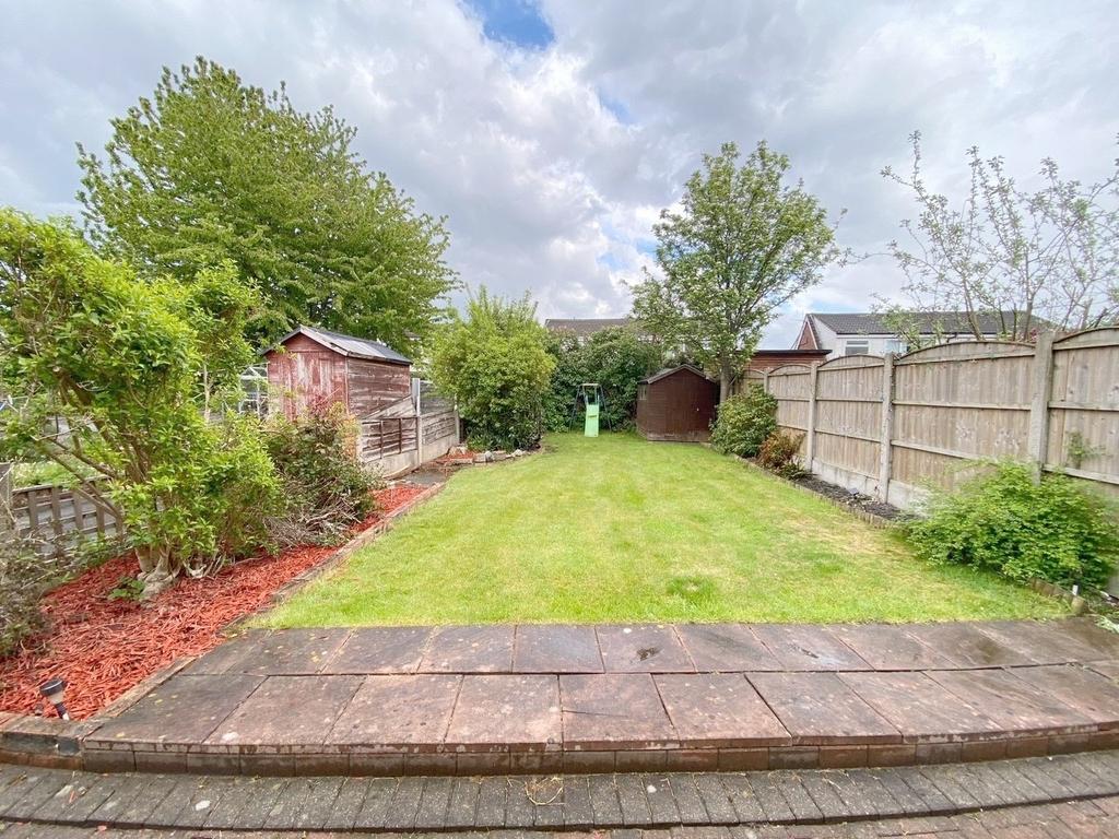 Dam Lane, Woolston, Warrington, WA1 3 bed semidetached house £230,000