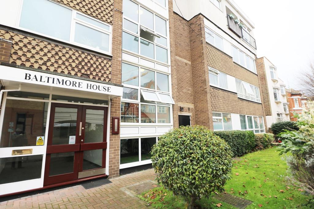Griffiths Road, Wimbledon, London, SW19 2 bed apartment £1,300 pcm (£