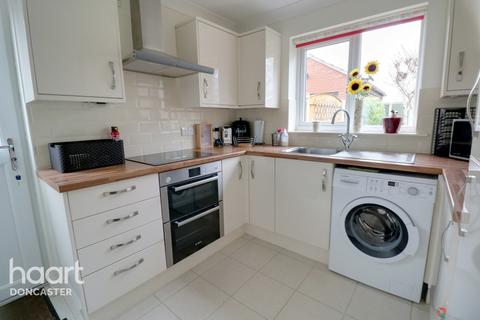 9 Lyndhurst Rise, Norton, Doncaster, DN6 9PT