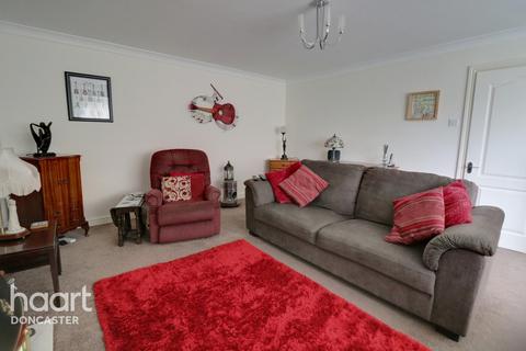 9 Lyndhurst Rise, Norton, Doncaster, DN6 9PT