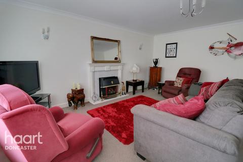 9 Lyndhurst Rise, Norton, Doncaster, DN6 9PT