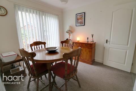 9 Lyndhurst Rise, Norton, Doncaster, DN6 9PT