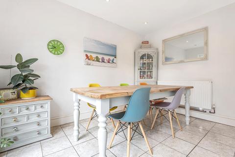 57 Strathmore Road, Teddington, TW11 8UH