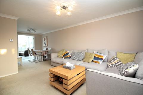 64 Henniker Gate, Chelmsford, CM2 6SB