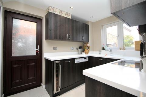 64 Henniker Gate, Chelmsford, CM2 6SB