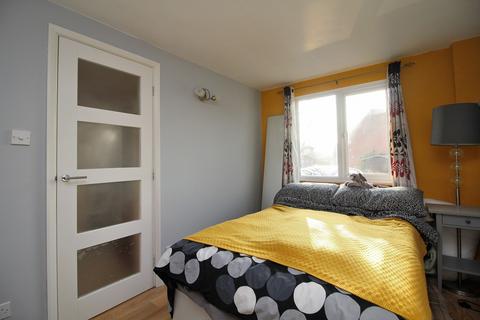 64 Henniker Gate, Chelmsford, CM2 6SB