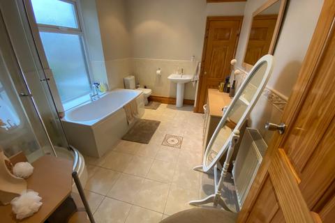 30 Amos Hill, Tonypandy, CF40 1PW
