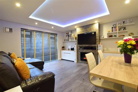 15 Jengar Close, Sutton, SM1 4DX