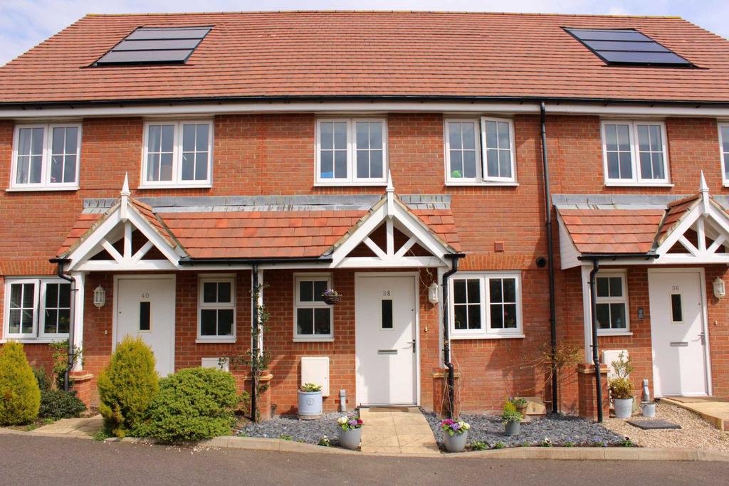 Carnforth Crescent, Eastbourne, BN23 8NS 2 bed terraced house £108,000